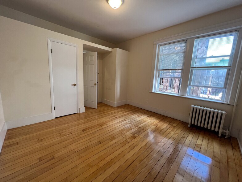 Building Photo - 211 Harvard Ave