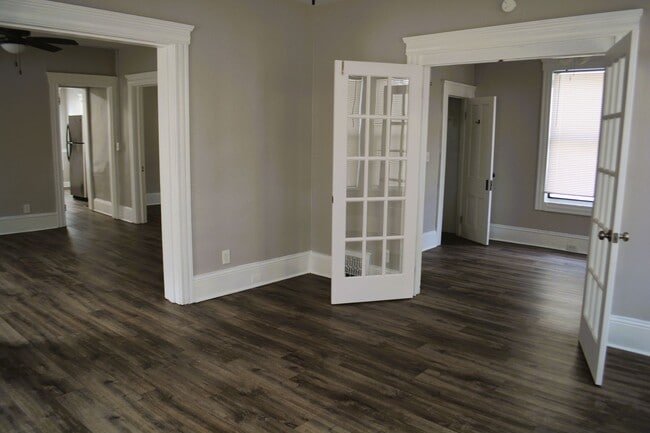 Building Photo - 6613 Wakefield Ave