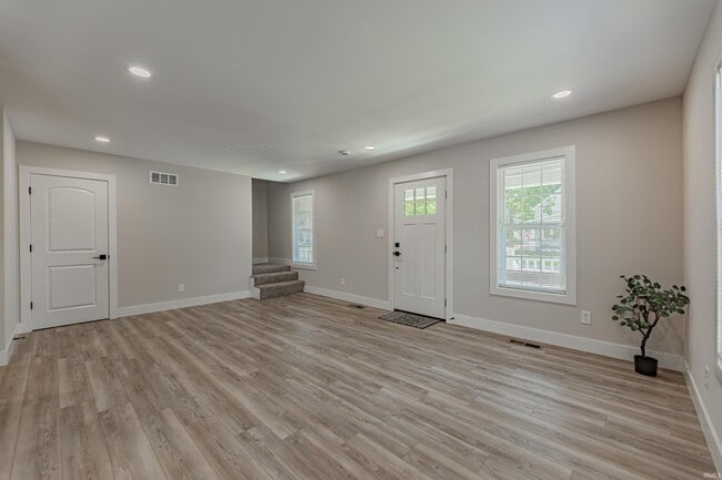 Building Photo - 2200 Vogel Rd