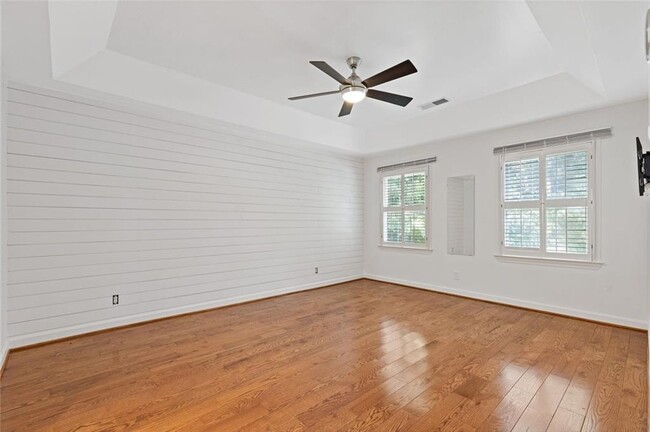 Building Photo - 2328 Defoors Ferry Rd NW