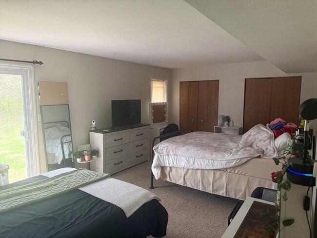 Building Photo - Charming 3 Bedroom, 2 Bath End Row Townhouse in Millersville - In-unit Laundry