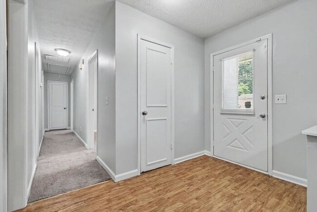 Building Photo - 3BR/2BA Ranch Home in Great School District Near Mall of Georgia!