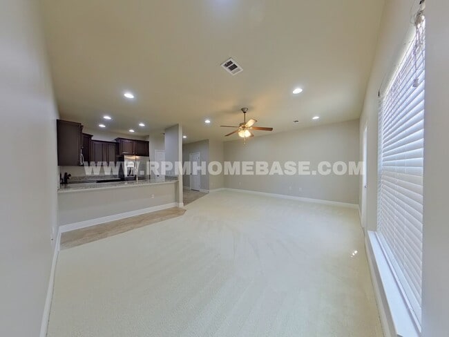 Building Photo - Charming Rental Townhome in Reserve Pointe...