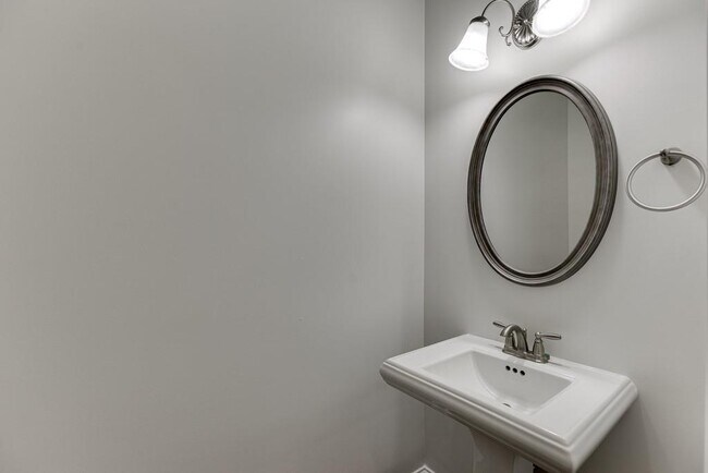 Building Photo - 6925 Fellowship Ln