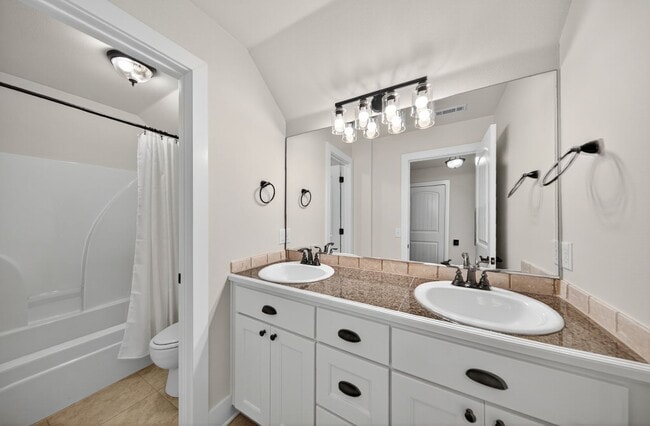 Building Photo - Great Home in Qiuet Friendly Neighborhood ...