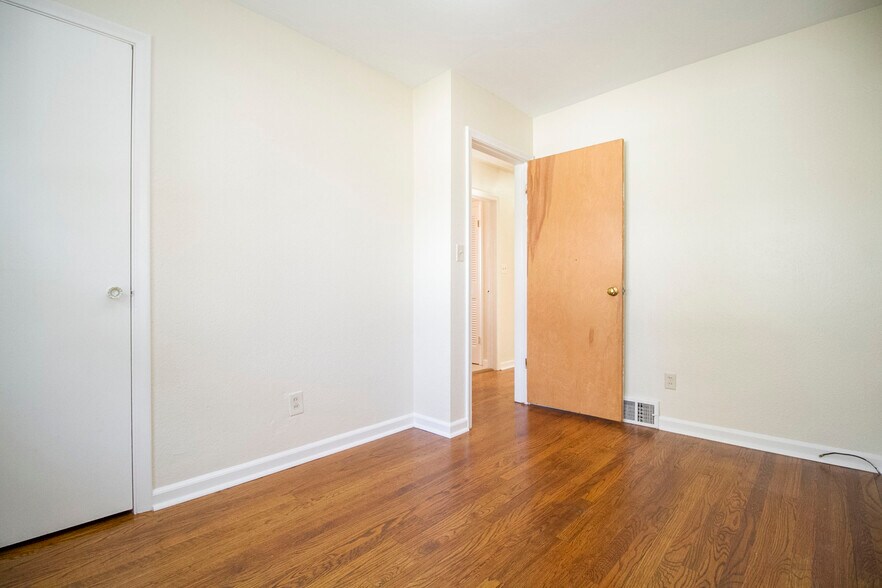 Building Photo - 1758 Talbot St