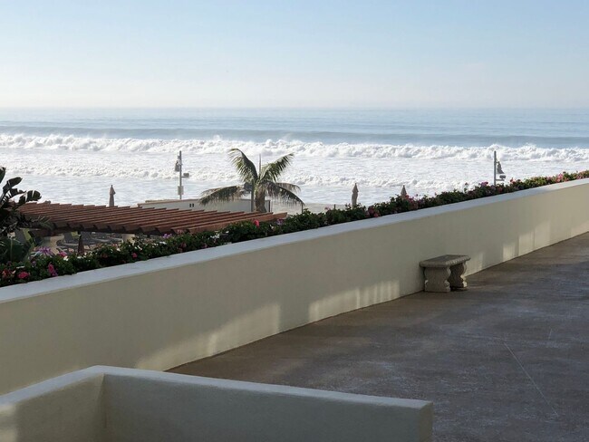 Building Photo - 1730 Avenida Del Mundo