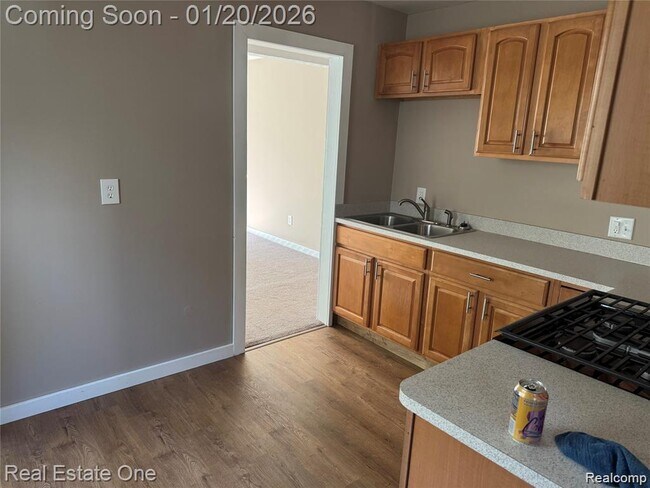 Building Photo - 26122 Beverly Rd