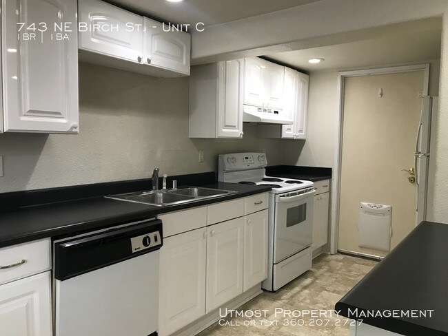Building Photo - DOWNTOWN CAMAS - ONE BEDROOM
