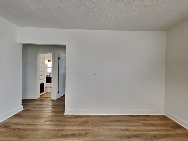 Building Photo - 604 Braddock Ave