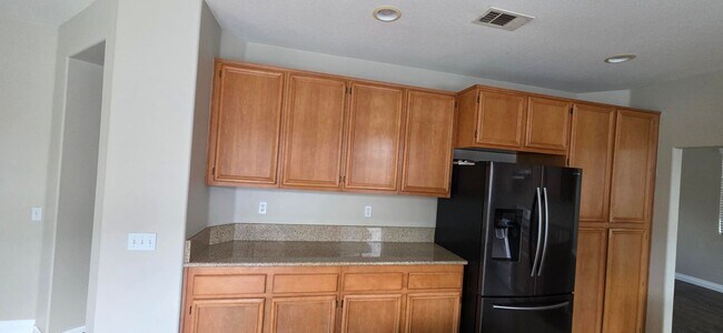 Building Photo - Large 6bed 4bath San Jacinto Beauty!