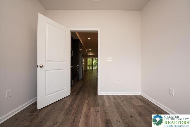 Building Photo - 1210 Eaton Ave