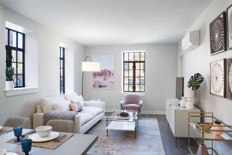 Building Photo - 1998 W Diversey Pkwy