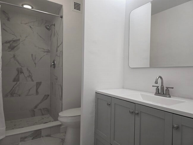 Building Photo - 6 Horizon Rd