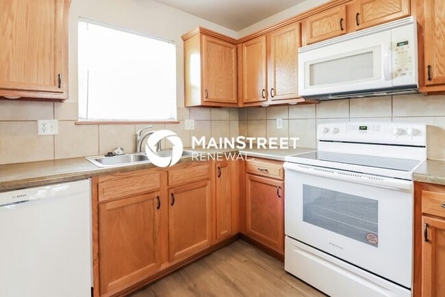 Building Photo - 3 Bedroom Pet-Friendly Home in GRAIN VALLE...