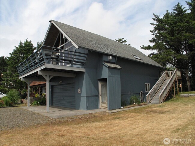Building Photo - 33610 J Pl