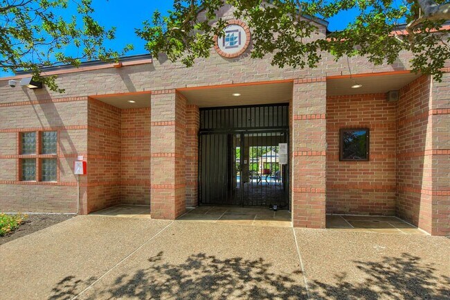 Building Photo - 7200 Quimper Ln