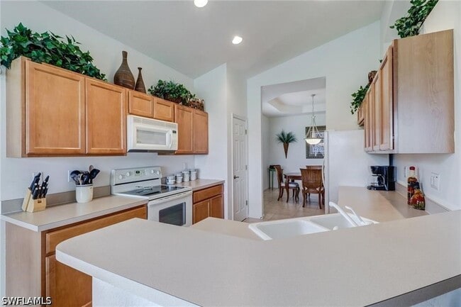 Building Photo - 6839 Ascot Dr