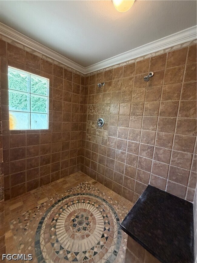 Building Photo - 5315 Belrose St