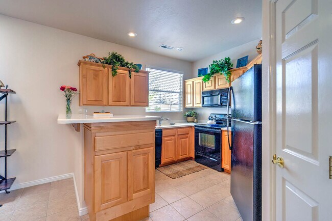 Building Photo - Fully Furnished Home. All Utilities Included!
