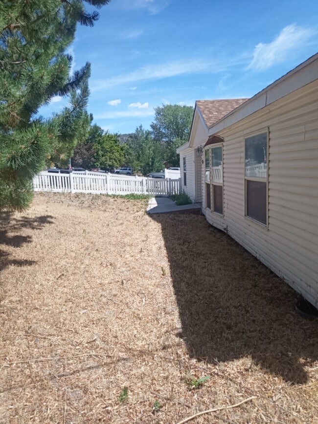 Building Photo - 381 4th N St