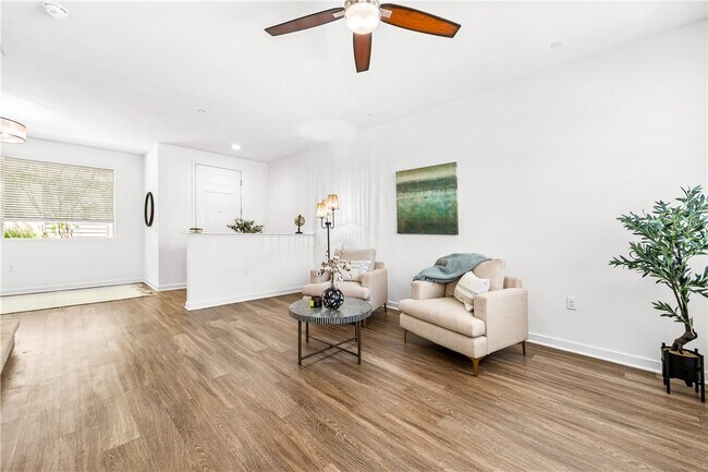 Building Photo - 706 Colorado Cir