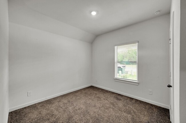 Building Photo - 647 Delicate Arch Dr