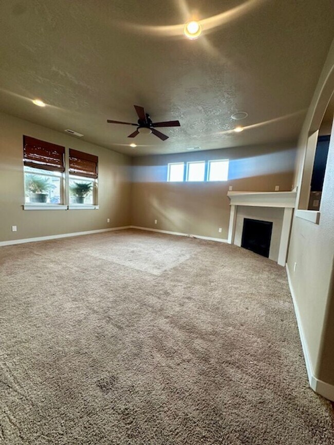 Building Photo - 63266 NW Newhall Pl
