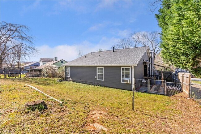 Building Photo - 2452 Inverloch Cir