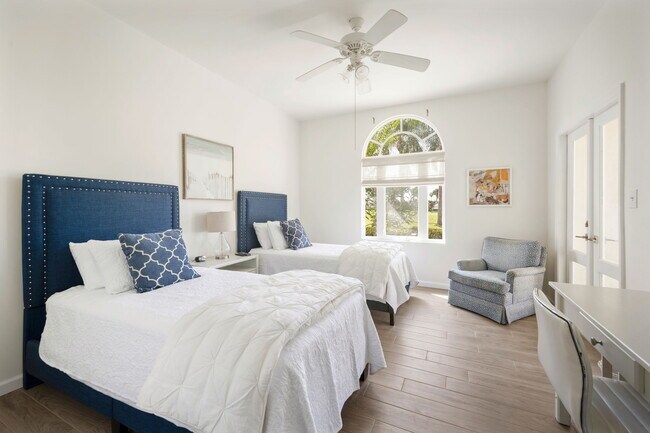 Building Photo - 5045 Harmony Cir
