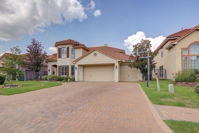 Building Photo - 18422 Windsor Lakes Dr
