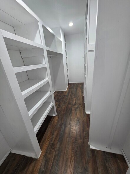 Building Photo - 23247 Raymond St