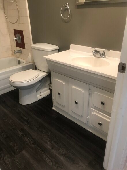 Bathroom - 95 9.5 South Washington