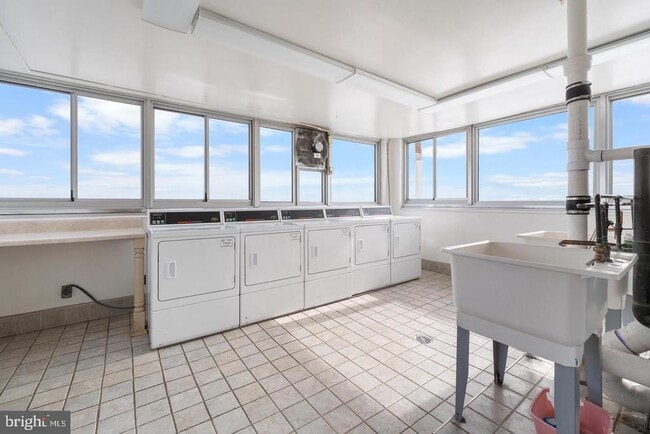 Building Photo - 9701 Fields Rd