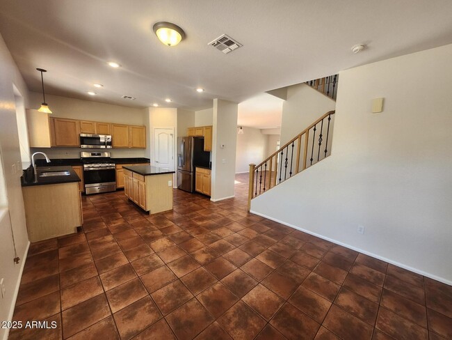 Building Photo - 11126 W Wilshire Dr