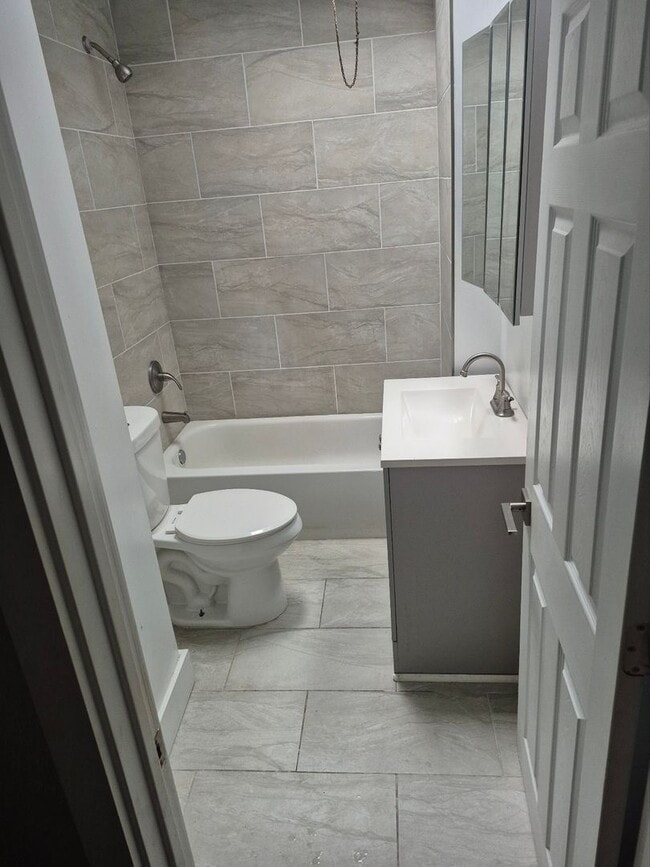 Building Photo - Inviting 3-Bedroom Home Perfect for Comfortable Living