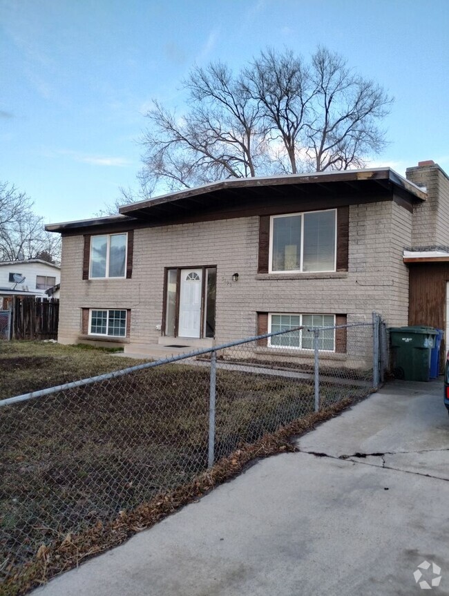 Building Photo - Modern Upgrades in Prime West Valley City ...
