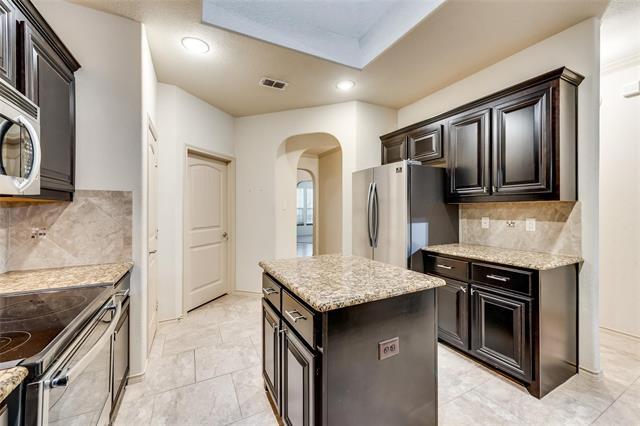 Building Photo - 15825 Carlton Oaks Dr