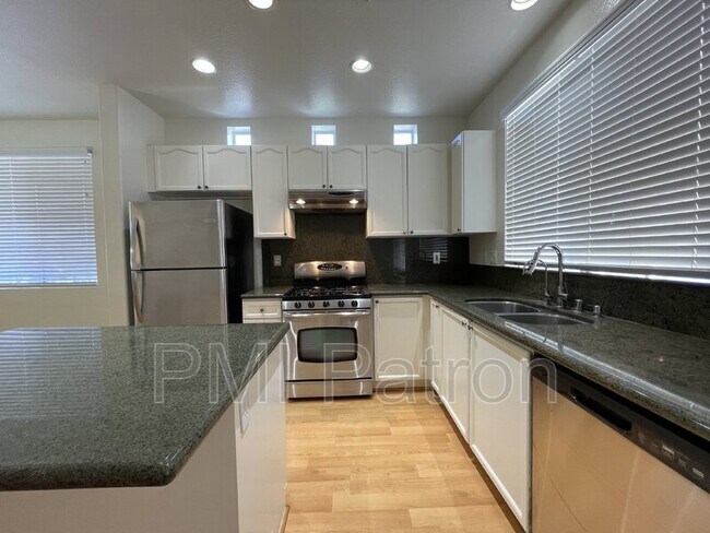 Building Photo - 4548 Montecito Dr