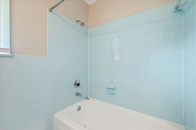 Building Photo - Recently Renovated 2-Bedroom Home – 1.5 Mi...