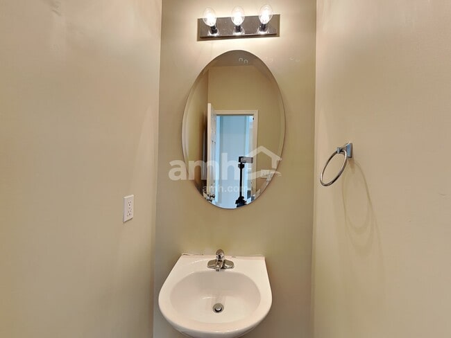 Building Photo - 5711 Falkirk Ln