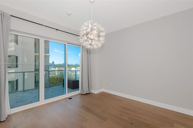 Building Photo - 6103 Aqua Ave