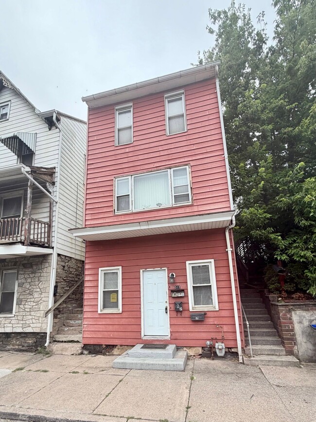 Building Photo - 517 N Front St