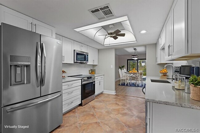 Building Photo - 11310 W Bayshore Dr