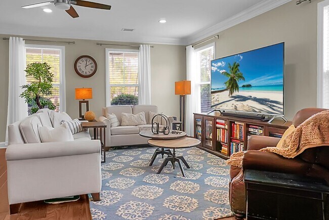 Building Photo - Johns Island 4BR, 2.5 BA Gem: Features Wood Floors, 2-Car Garage, & Community Pool