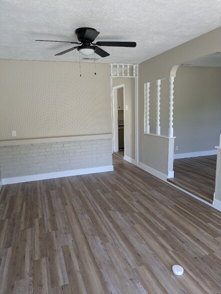 Building Photo - 205 Nell Deane Blvd