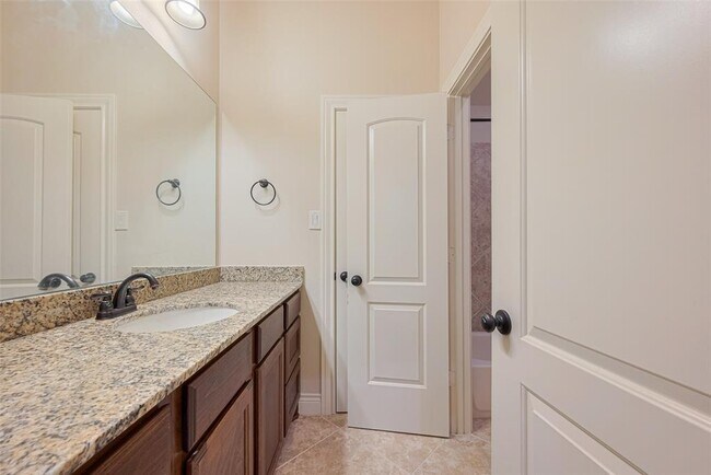 Building Photo - 27906 Colonial Point Dr