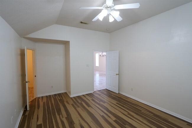 Building Photo - 5510 Bear Cave Ln