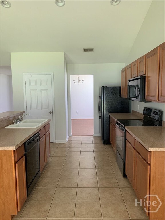 Primary Photo - 68 Hamilton Grove Dr