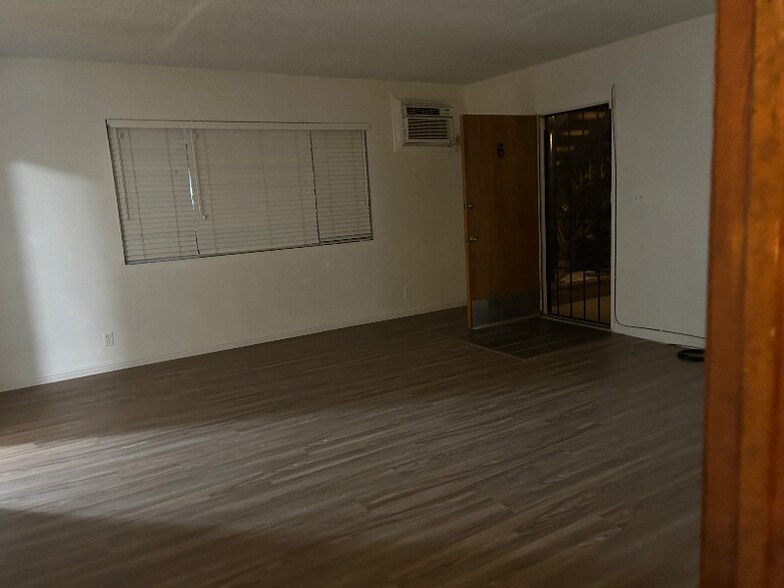 Building Photo - 224 W Palm Ave